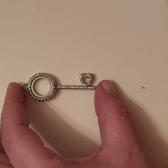 Key locket - Picture 2 of 3